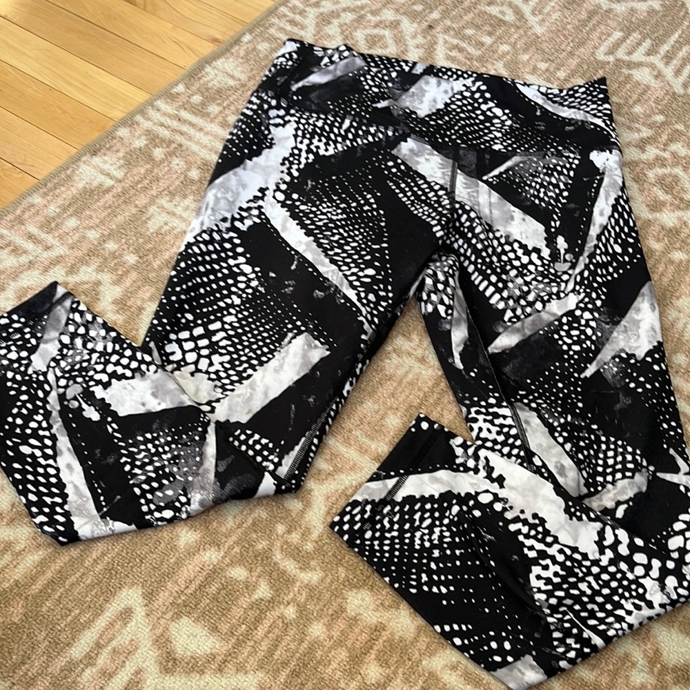 Lululemon Athletica Black and White Patterned Leggings